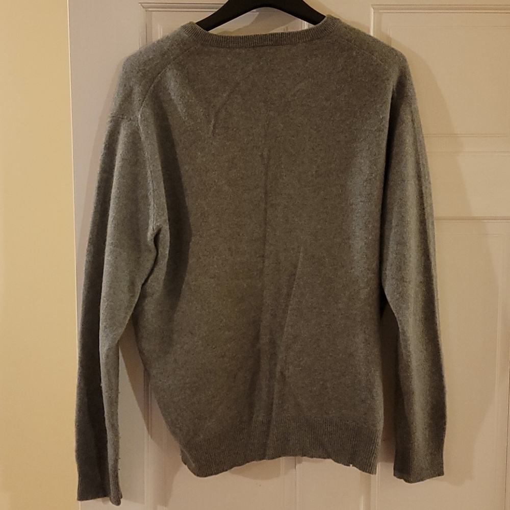 Jos A Bank Large Grey Cashmere V-Neck Sweater - Picture 3 of 5